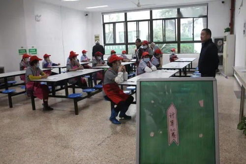 優(yōu)質(zhì)服務(wù)不停歇，教育咨詢(xún)無(wú)止境——上虞區(qū)實(shí)初教育集團(tuán)實(shí)驗(yàn)中學(xué)深入開(kāi)展“優(yōu)質(zhì)服務(wù)月”活動(dòng)